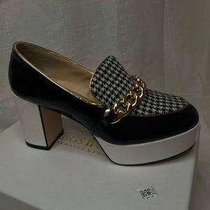 Women’s heels brand new size 8